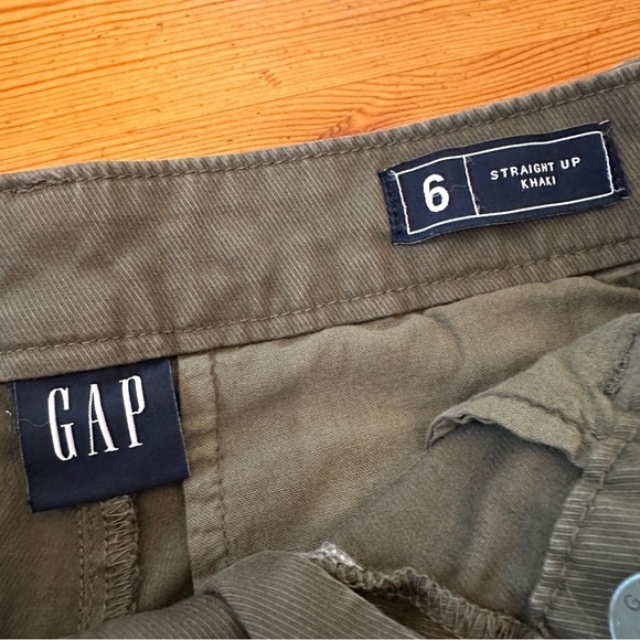GAP straight up khaki in army green size 6 - Picture 2 of 6
